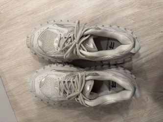 Balenciaga Defender Bouncer Beige EU 42 US 9 New No Box
