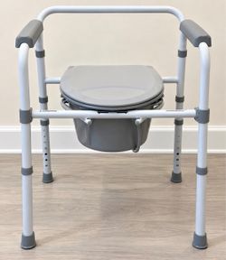 Portable Bedside Commode Chair with Bucket