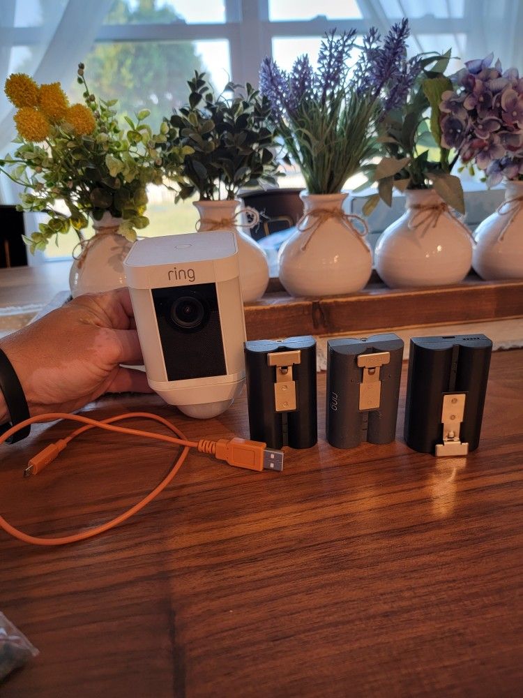 Ised Ring Outdoor Video Camera With Batteries And Charging Cable. White