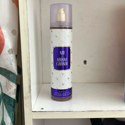Ariana Grande Perfume 