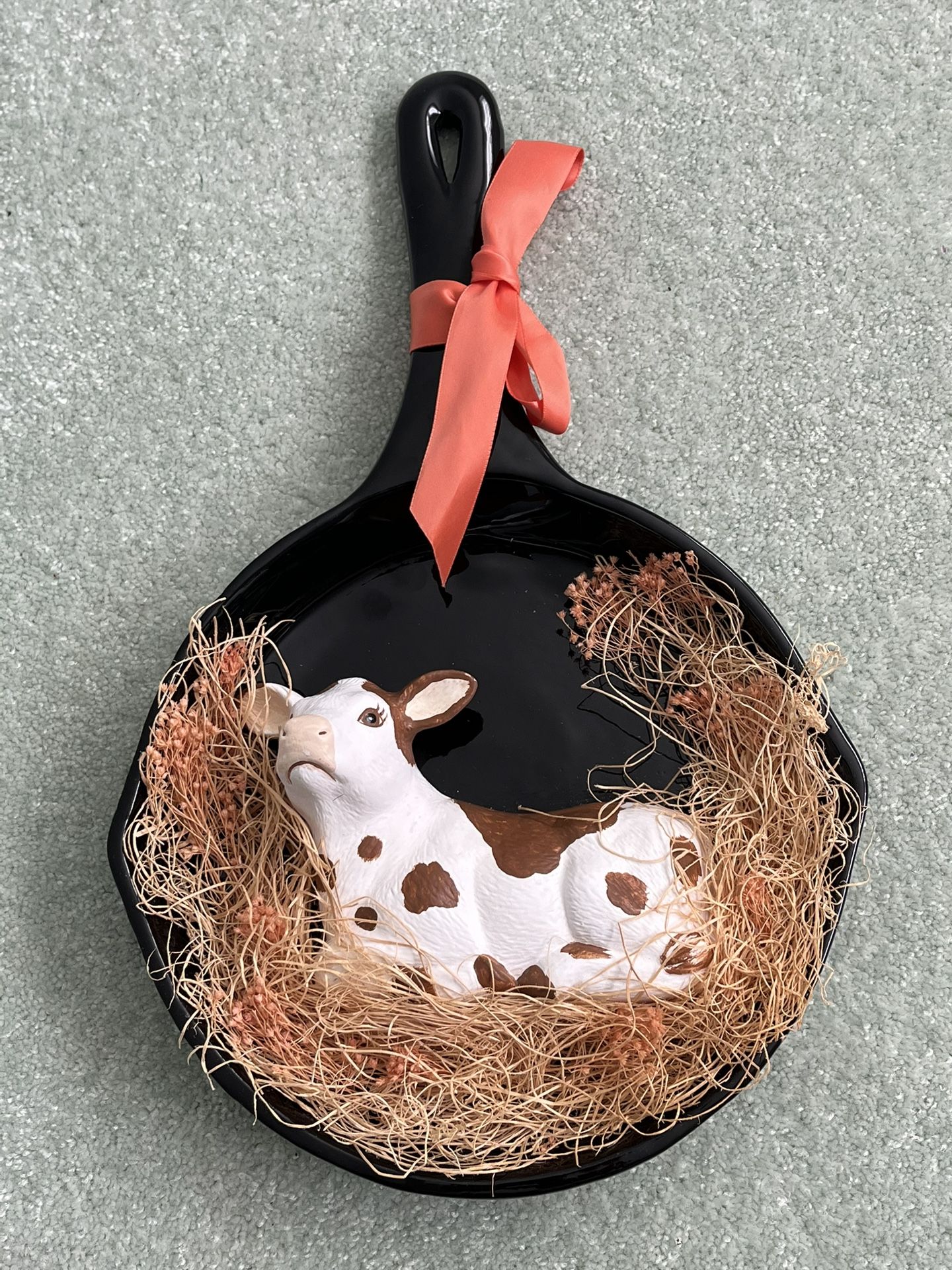 3D Ceramic Cow Laying Down On Straw In A Ceramic /iron? Pan 15.6” Long And A 9” Diameter