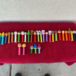 Vintage Pez Dispensers Lot Of 32