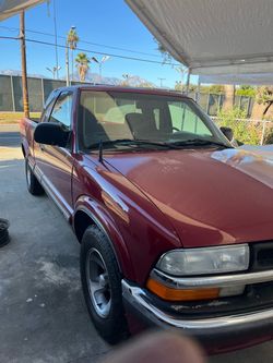 2000 S10 with sets in back