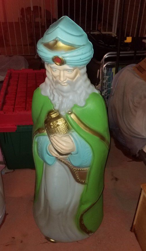 Christmas Holiday Nativity Life Size Wiseman King Blow Mold, Include Light Cord, Indoor and Outdoor, Retire, Measures 51" Height, Excellent Condition.