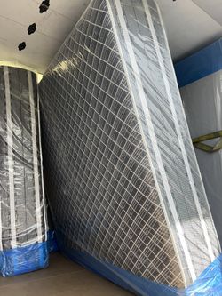 📞📱- (240-(425)-8076. Brand New Beds!! 