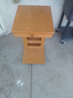 Small computer desk