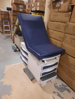 EXAMINATION TABLE RITTER 204, 104 / EXAM TABLE / Medical Doctor Table