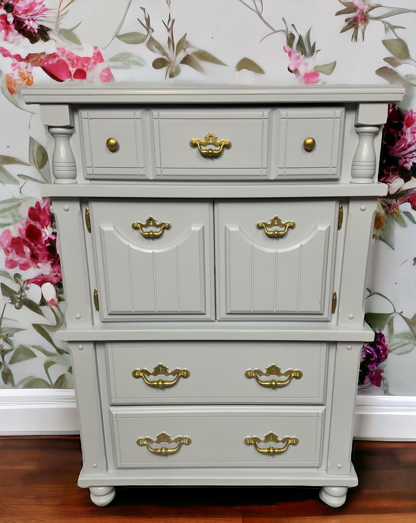 Solid Wood Dresser/Chest Of Drawers 