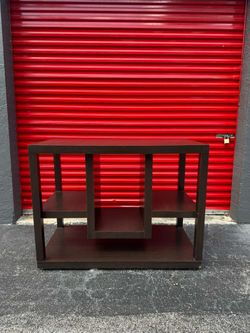 SHELF UNIT/ TV STAND/ IN GREAT CONDITION/ DELIVERY NEGOTIABLE