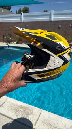 Off-road helmet