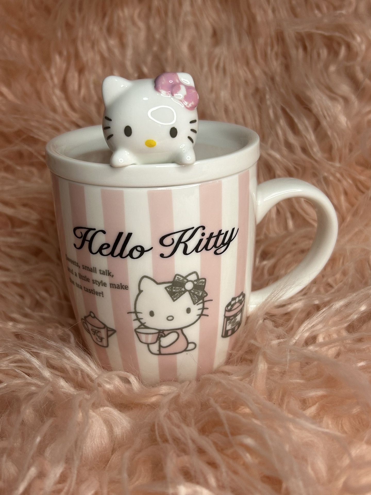 Hello Kitty porcelain mug with lid