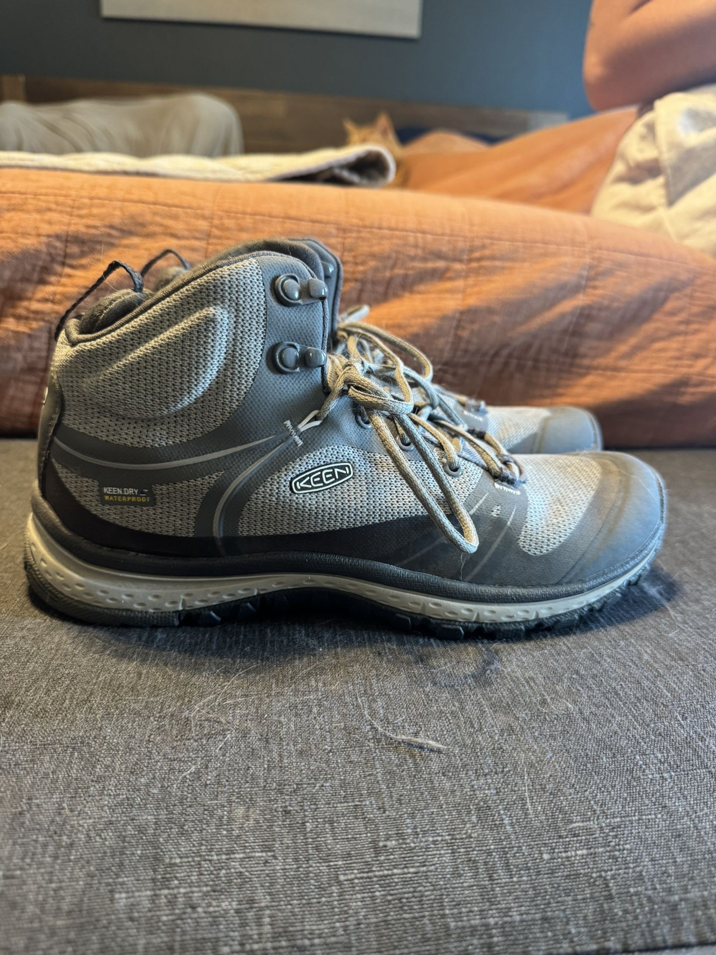 Keen Hiking Boots – Size 8 (Never Worn)