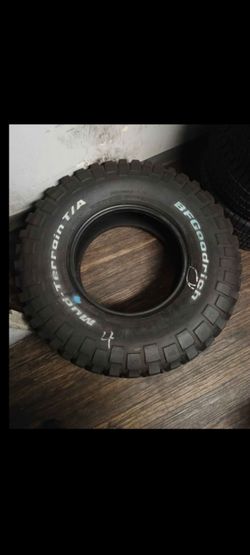305/70/16 BF GOODRICH KM2 ABOUT 98% $150 (1) TIRE
