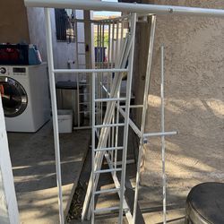 Queen size metal bed frame free