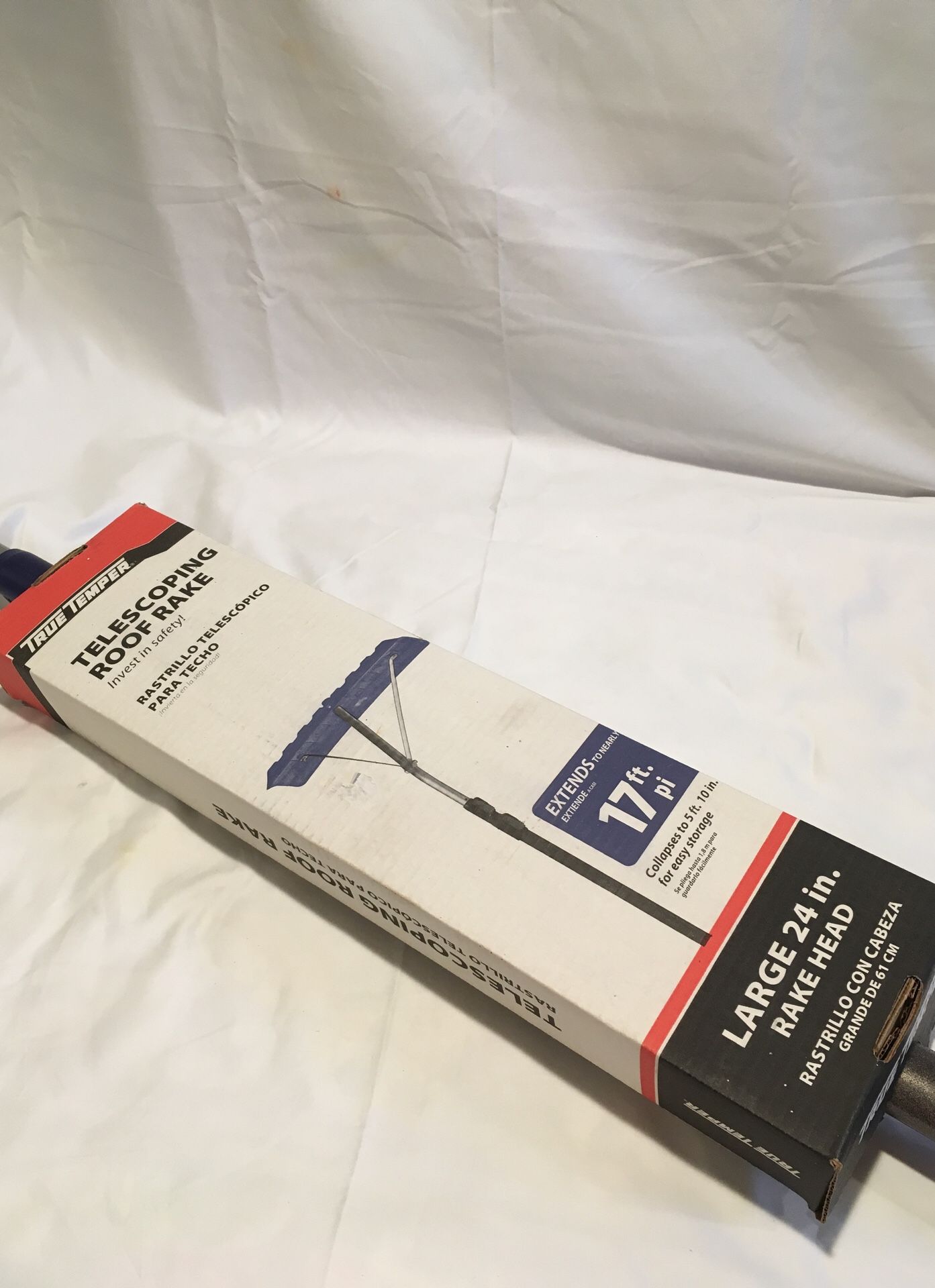 Telescoping roof rake.