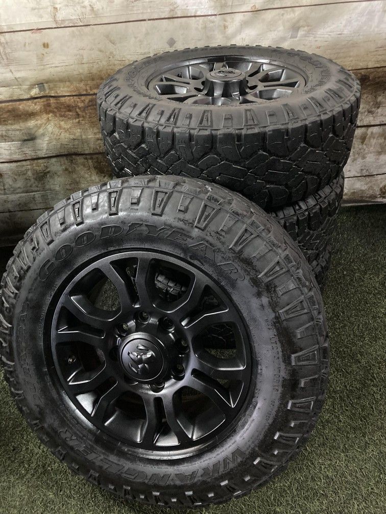 Dodge Ram 2500 & 3500 8 Lug 18 Inch OEM Wheels