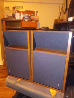 Absolutely mint bose 201 loudspeakers and Sony explode 4 channel 600 watt car amp perfect 115 bucks cash a steal