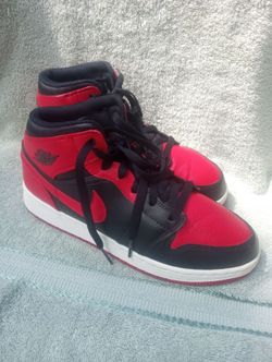 Air Jordan 1 Mid Banned gs size 7Y
