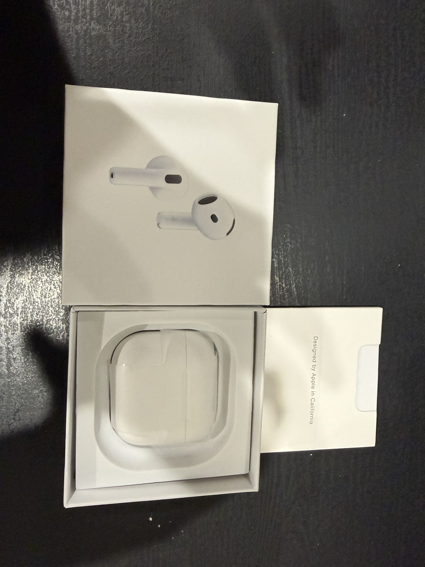 AirPods 4
