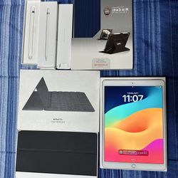 IPAD PRO 10.5" 64GB - GOLD COLOR  + Apple Pencil 1st Gen. (Brand New condition) + Apple Smart Keyboard cover for IPAD 10.5" + New IPAD Case