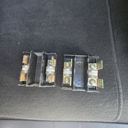 Boltswitch 200 Amp 2 Pole Pull Out Fuse 