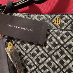 $35.00 - Tommy Hilfiger CrossbodyPurse, NEW with Tags!  Shoulder Strap/Detachable Pouch - Great Gift Idea!  PRICE JUST REDUCED!