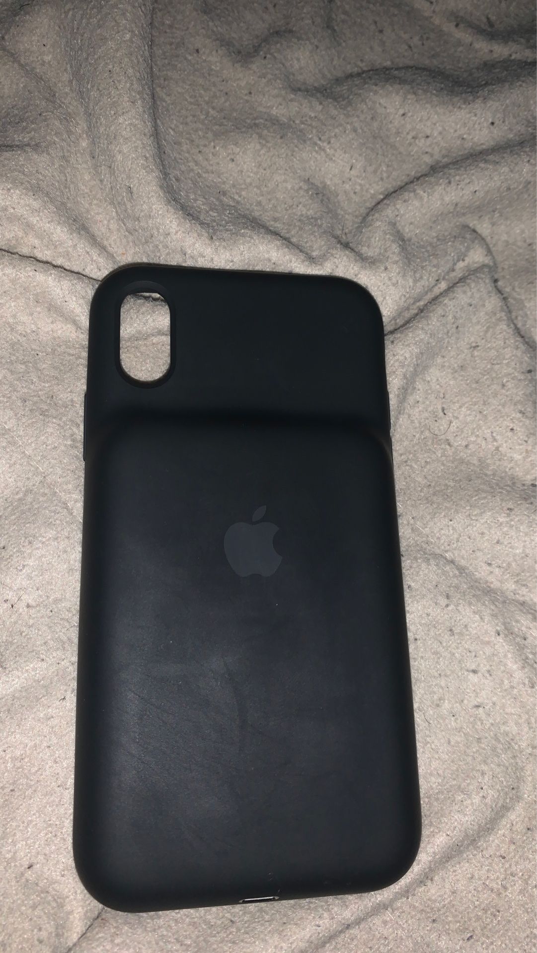 Iphone xr smart charging case