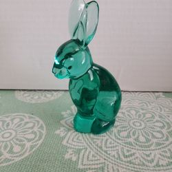 Vintage Silvestri Green Glass Sitting Bunny Rabbit Figurine Paperweight 5.25"  F7