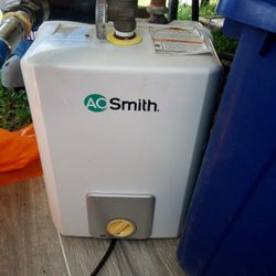 A.O. Smith Signature 2.5-Gallon 1 Element Point of Use Electric Water Heater