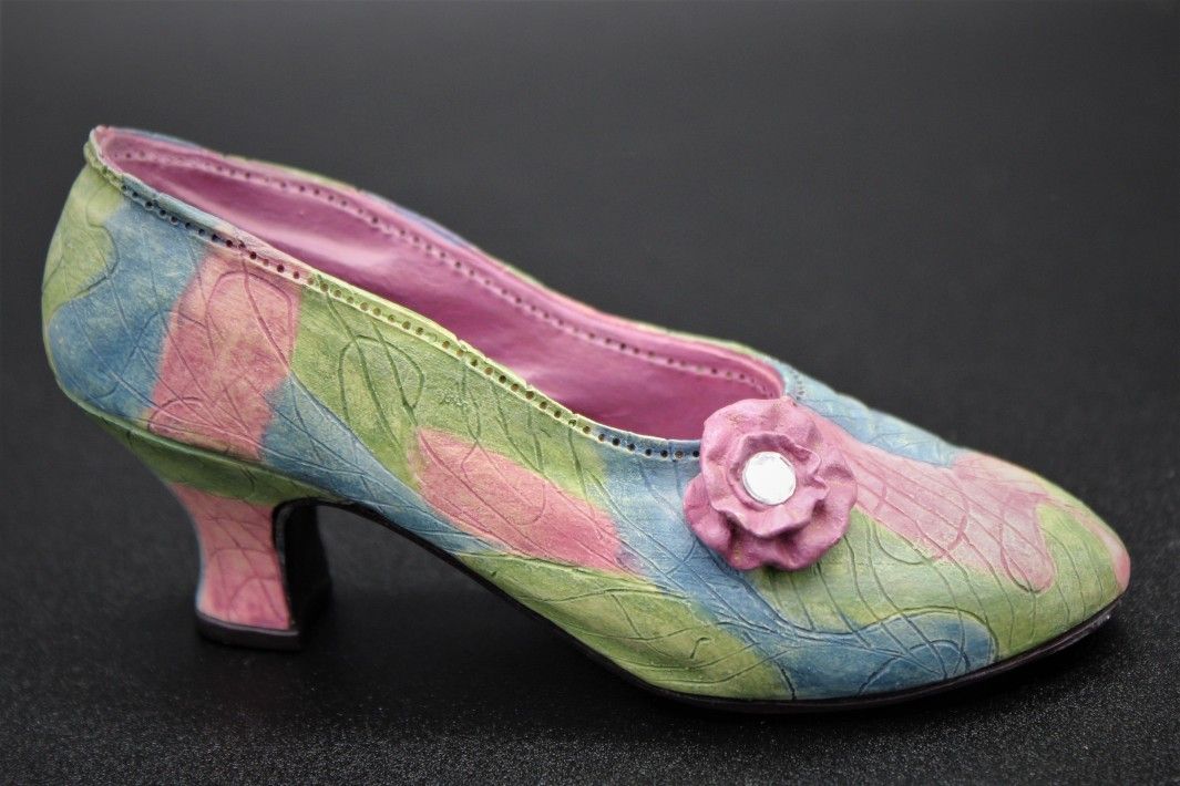 Miniature Collectable • Just The Right Shoe "Rose Court" (Retired)