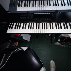 komplete kontrol mk2 s61 midi keyboard 
