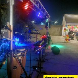 Grupo Versátil Tocando La Mejor Música Bailable Disponibles 