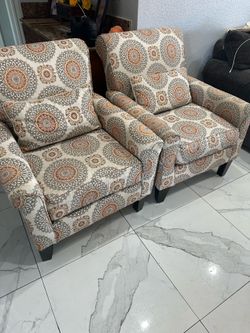 2 Accent chairs with matching pillows