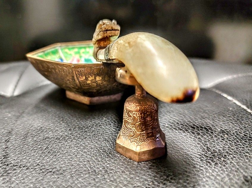ANTIQUE QING DYNASTY CELADON JADE BELT HOOK GILT ENAMEL BRASS TREASURE BOWL
