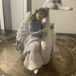 Lladro. Swan Song $200