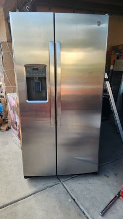 25.1 cu. ft. Side by Side Refrigerator in Fingerprint Resistant Stainless Steel