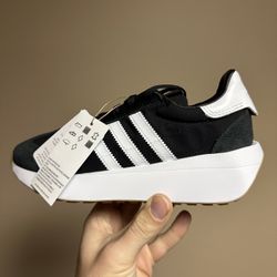 Women’s Adidas Country XLG 7 Brand New Size 5.5