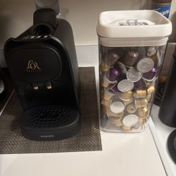 LOR espresso Machine With Lots Of Pods $120