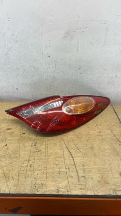2004 2005 2006 Toyota solara passenger side taillight