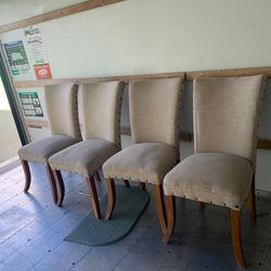 Set of 4 dinning room chairs