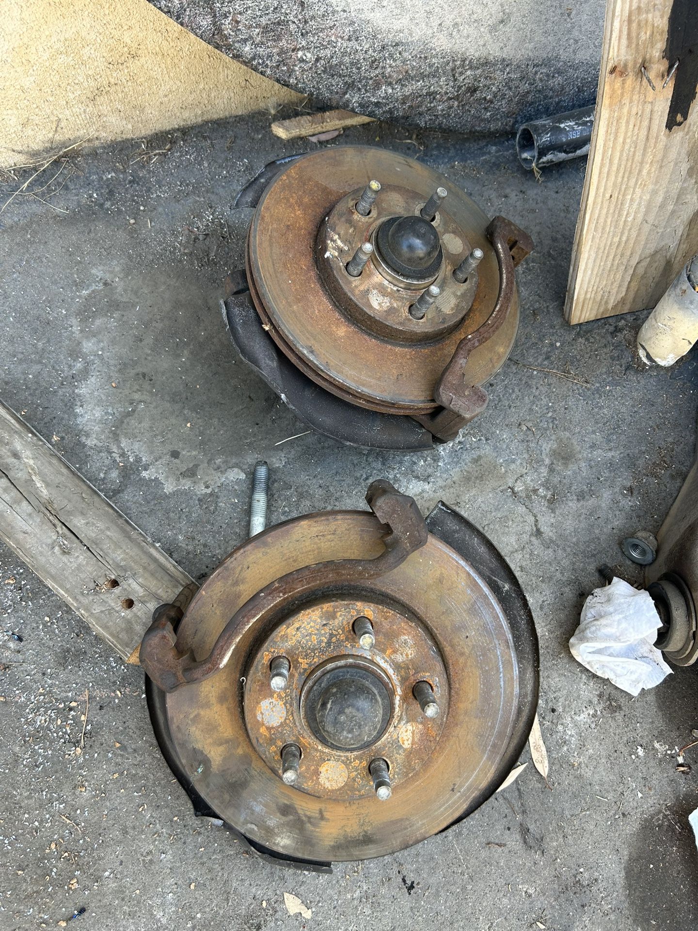 96-04 Mustang V8 Spindles $200