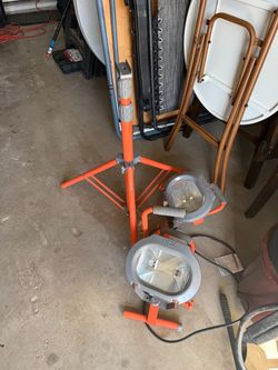 HDX Halogen Tripod Work Light 1200-Watt Portable Adjustable Commercial Lighting