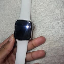 LOCKED Apple Watch (READ DESCRIPTION!)