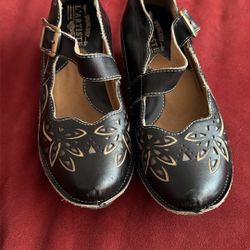 L”artiste All Leather Shoes Size 6