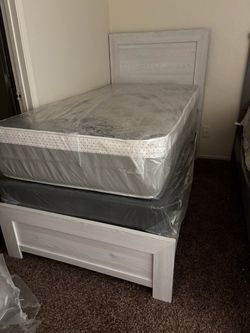 Kids twin bed with mattress
