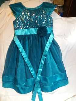 Girl's dress