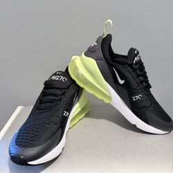Nike Air Max 270  Size 5Youth