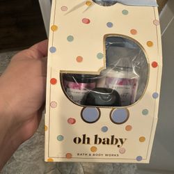 New Mini Set Bath And Body Works Sweet Pea Lotion , Mist And Hand Sanitizer 