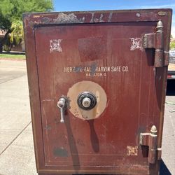 Antique Herr-Gaul-Marvin Safe Co. Safe – Fully Functional