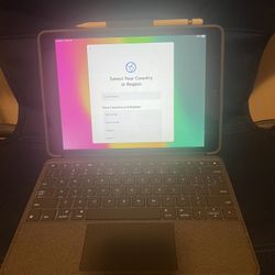 iPad 9th Gen  64GB Comes With Apple Pencil And Keyboard Case.